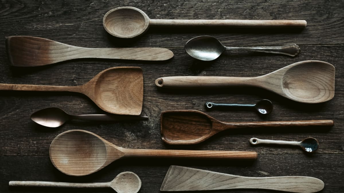 4 tipy, jak efektivně využít dřevěnou vařečku