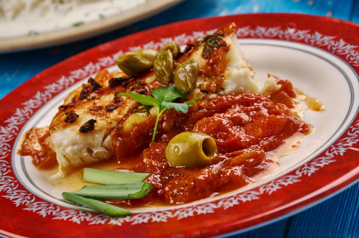 Baccala in caseruola – tradiční neapolský recept na tresku s rajčaty a olivami