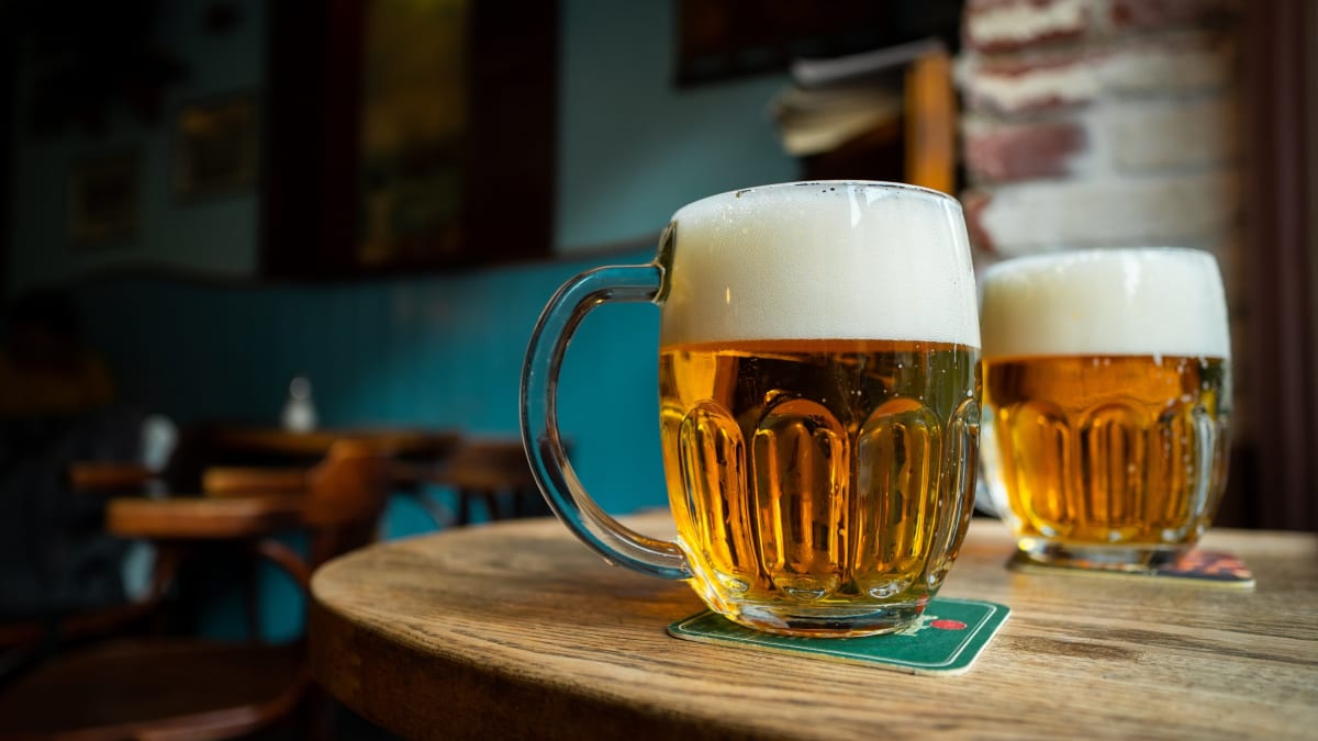 Pivní zajímavosti nejen z Plzně: Co všechno víte o typickém zlatavém moku?
