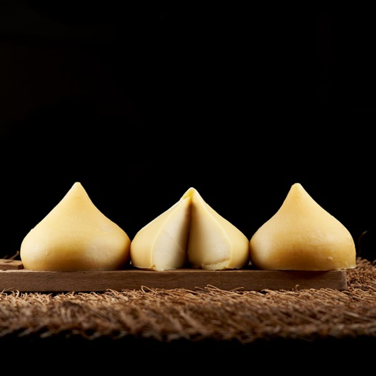 Sýr Tetilla je známým svým nevšedním tvarem, který připomíná ňadro.