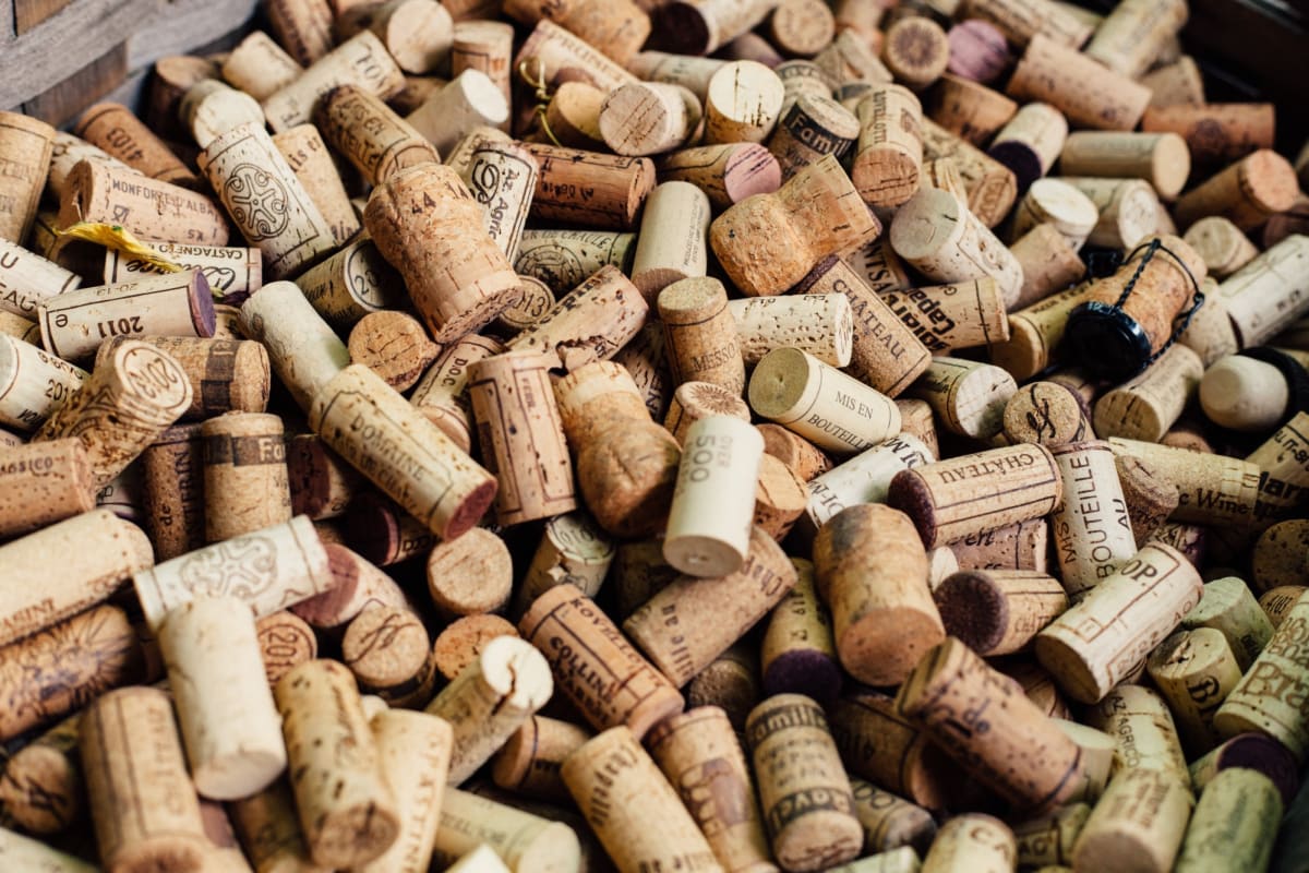 Víno může mít tzv. korkovou vadu. Víte, jak ji odhalit?