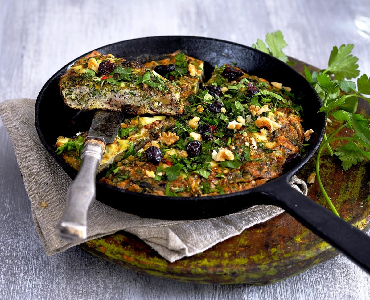 Kuku sabzi – bylinková omeleta s pórkem a ořechy