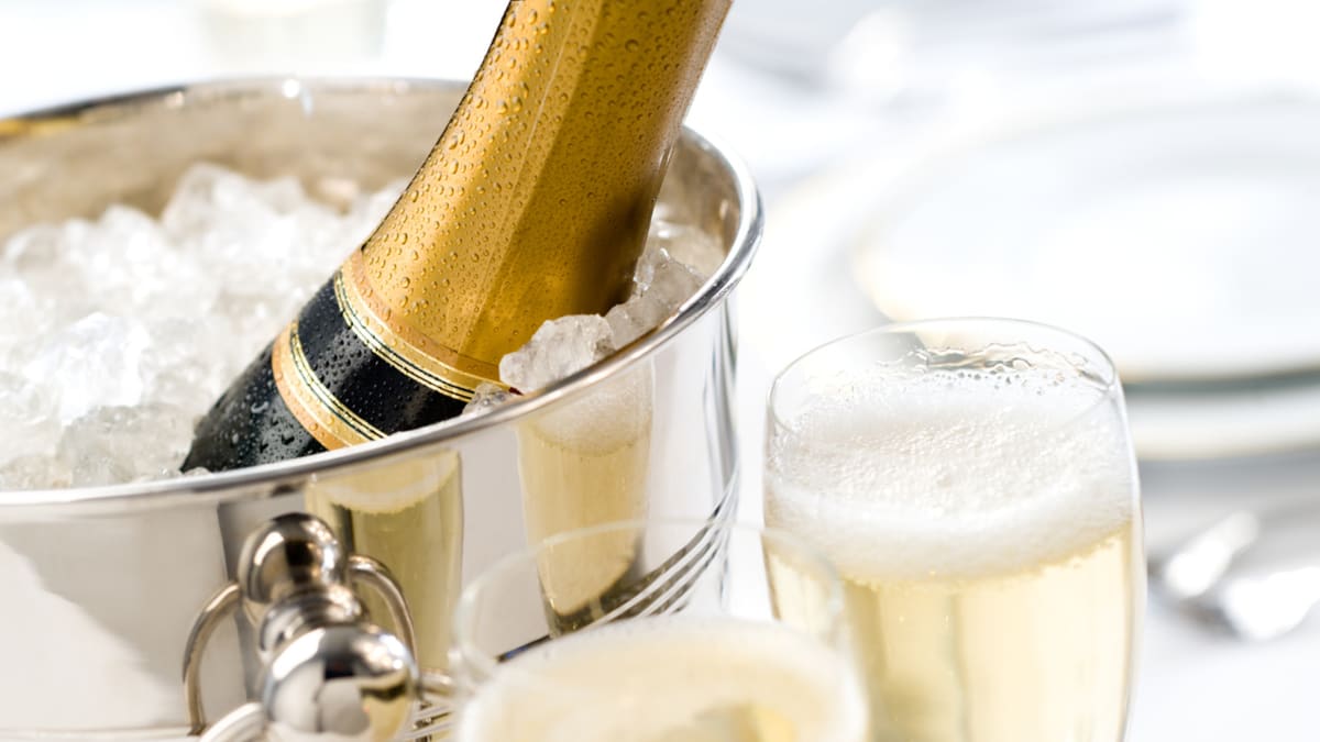 Název Champagne můžou nést pouze vína z dané oblasti