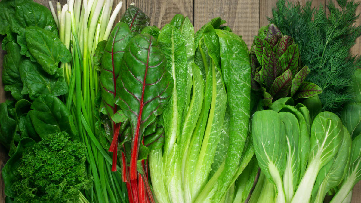 Listová zelenina a bylinky skladujte v ledničce