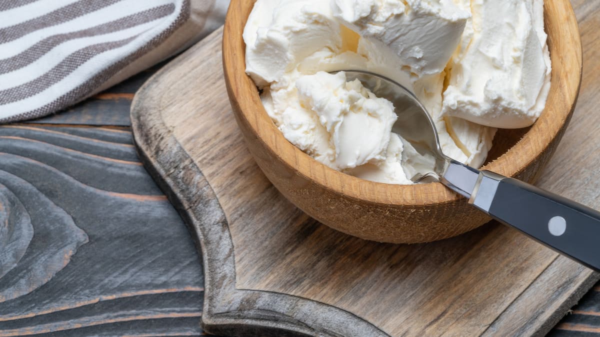 Zajímavou náhradou smetany může být krémový sýr nebo mascarpone.