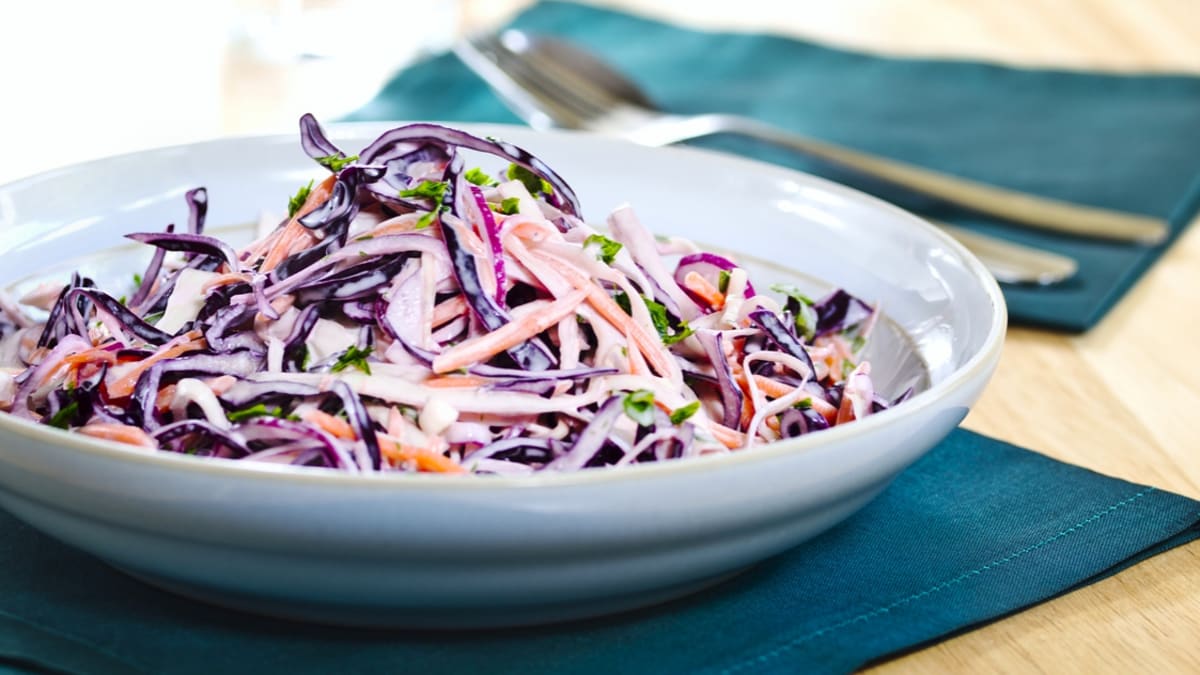 Výběr z receptů na nejlepší zelný salát coleslaw