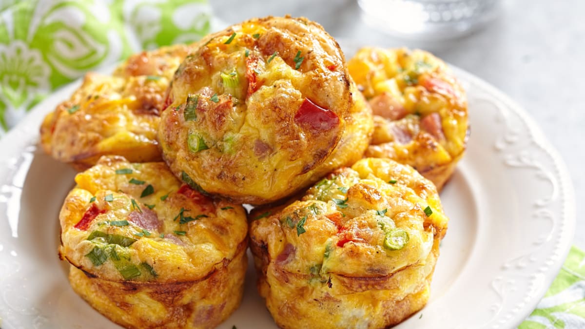 Vaječné muffiny jsou skvělé k večeři, k snídani i na cesty