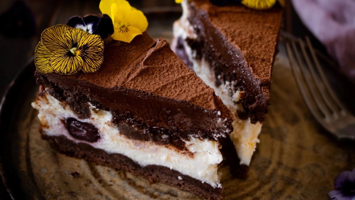 Výborný tvarohový koláč s čokoládovým krémem