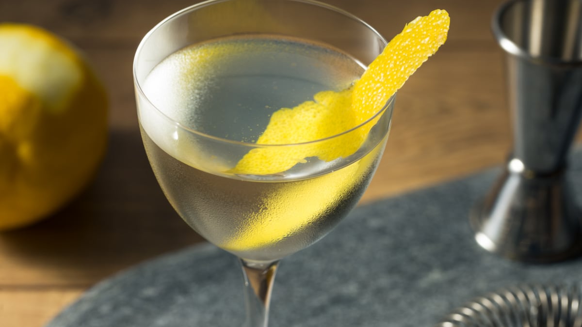 Proužky citrusové kůry dodají drinku vůni i chuť