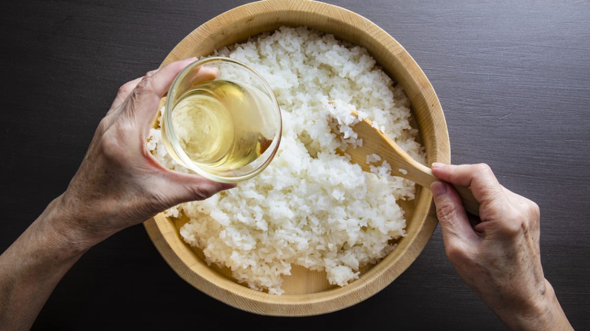 Po uvaření rýži ochuťte speciálním nálevem
