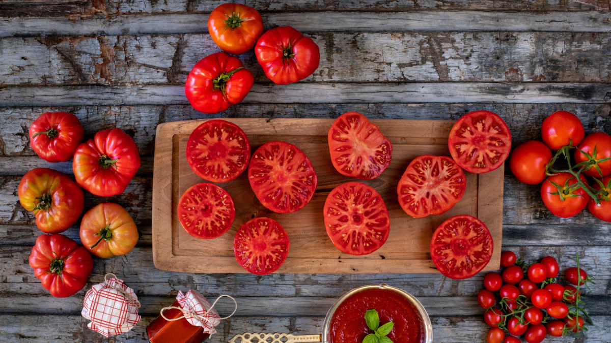 Domácí rajský protlak nejlépe uchová chuť a vůni zralých letních rajčat 2