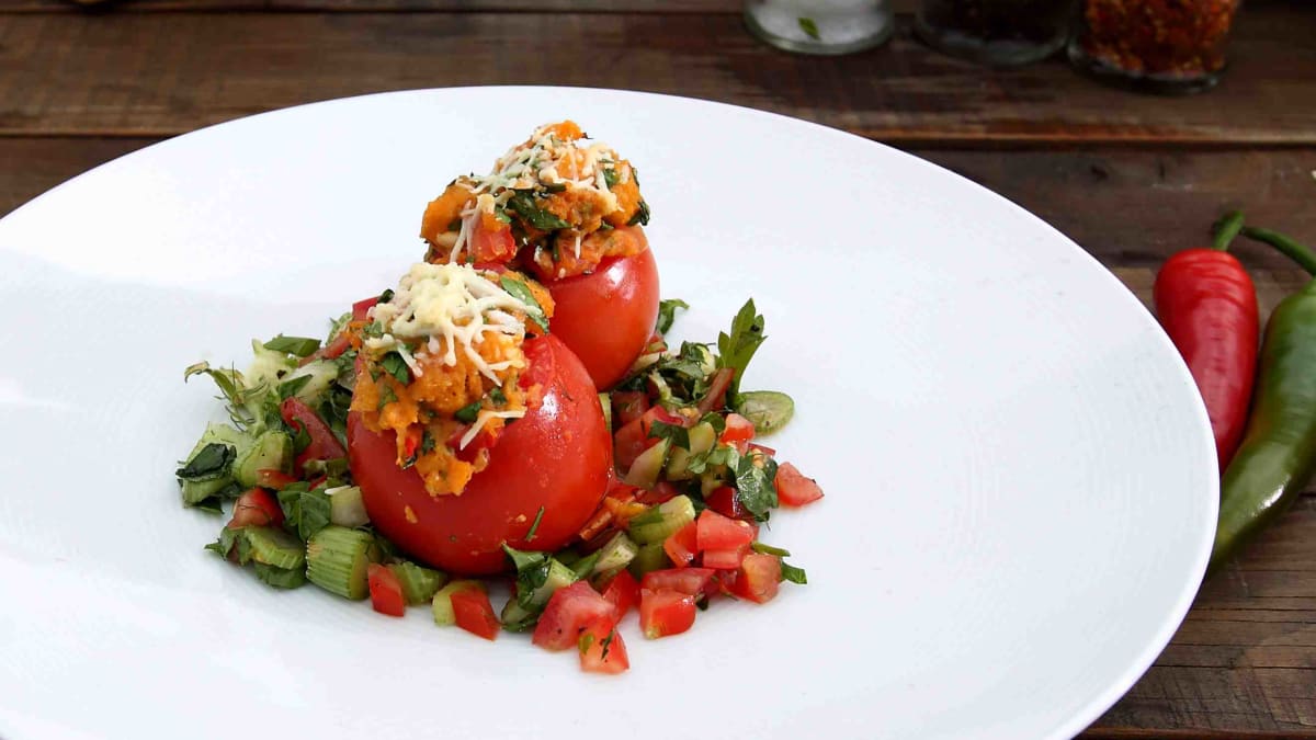 Plněná rajčata s bylinkovou nádivkou