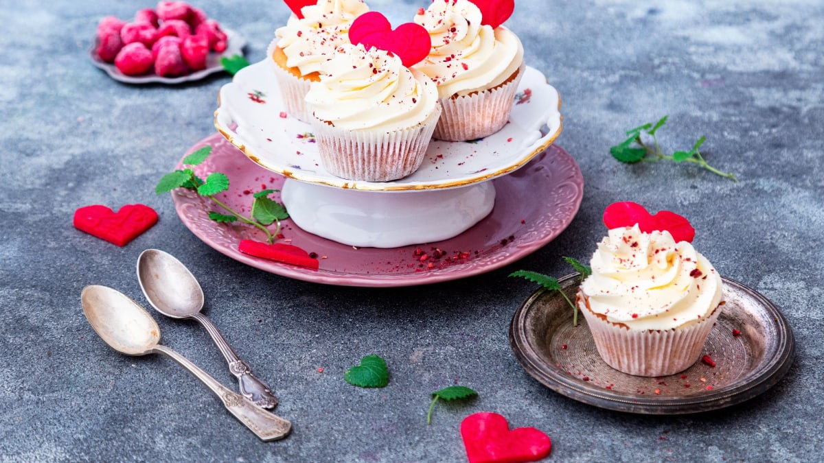 Zamilované valentýnské cupcakes s krémem z bílé čokolády