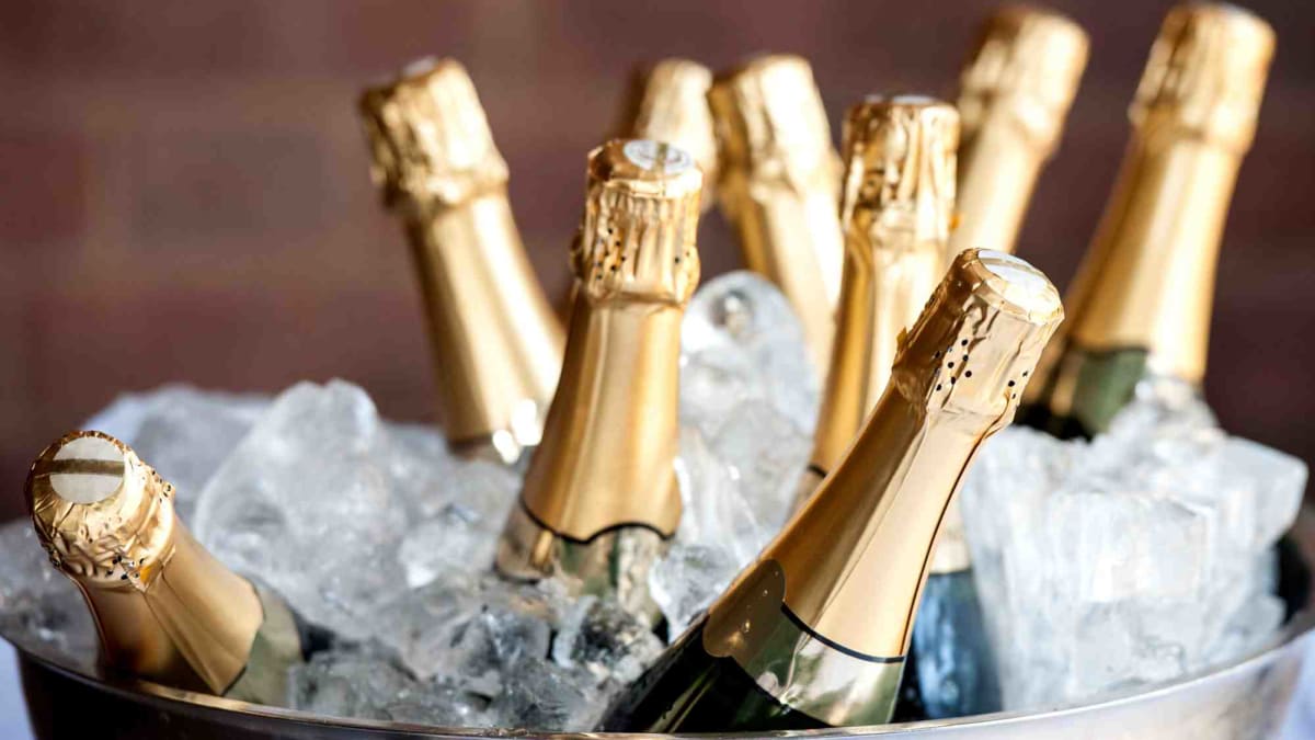 Šampaňské i crémant pocházejí z Francie