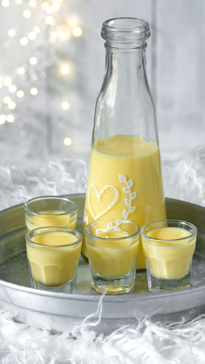 Nejjednodušší vaječný likér – vánoční lahůdka v láhvi