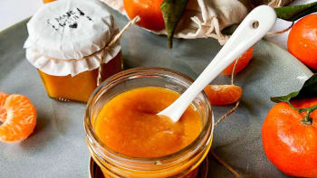 Mandarinková marmeláda s hřebíčkem a skořicí