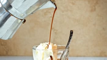 Affogato – osvěžující káva se zmrzlinou