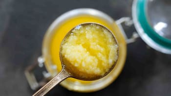 10 pádných důvodů, proč používat ghí neboli přepuštěné máslo