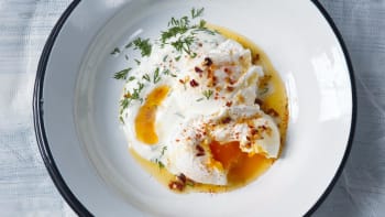 Çilbir – turecká vejce