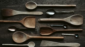 4 skvělé tipy, jak efektivně využít dřevěnou vařečku