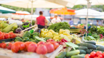 5 osvědčených tipů, jak co nejlépe nakoupit na farmářském trhu
