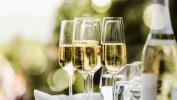 Průvodce šumivým vínem: Vyznáte se v šampaňském, sektu, proseccu či cavě?