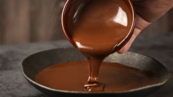 Čokoládová poleva: 6 receptů a podrobný návod, jak ji dokonale připravit