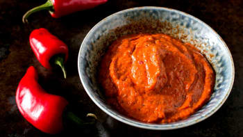 Poznejte tajemství výroby chilli pasty harissa