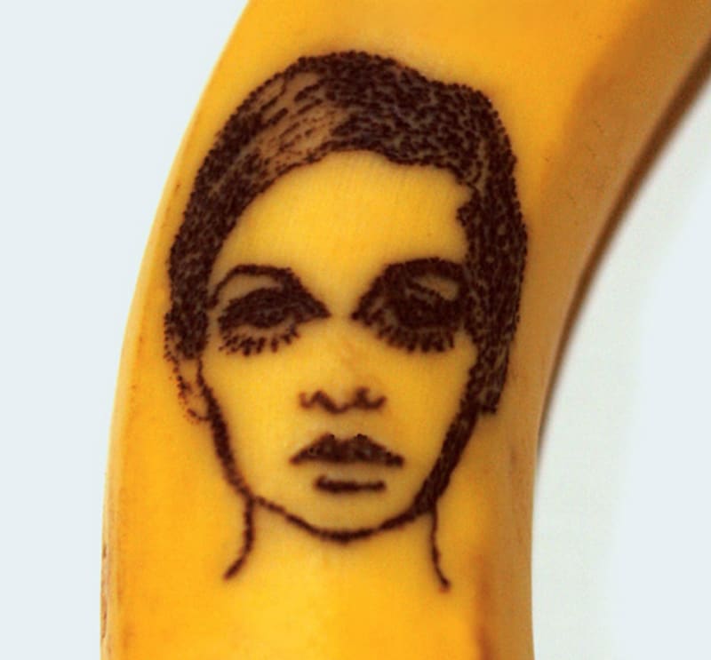 Banana art - modelka Twiggy