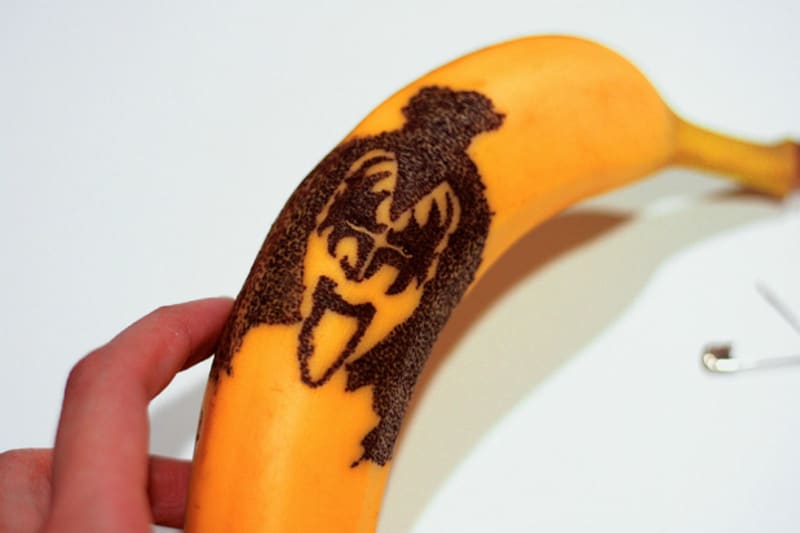 Banana art - Gene Simmons z kapely Kiss