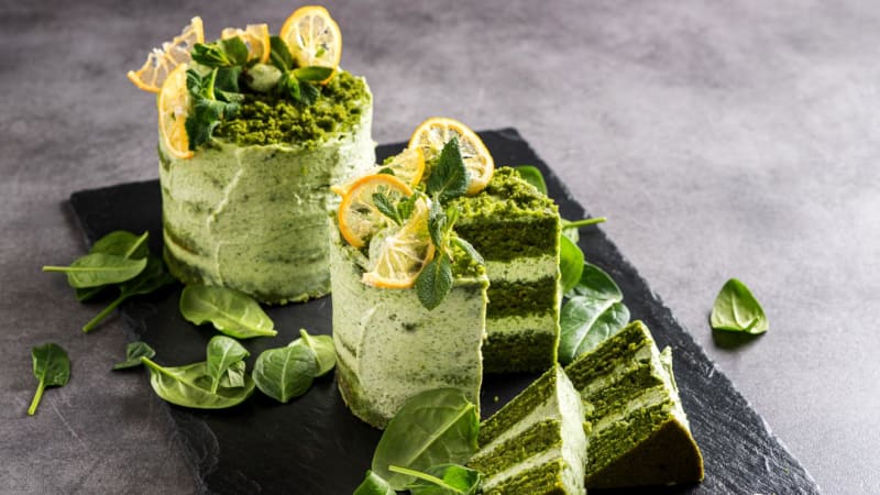 Vyzkoušejte netradiční dezert: Mechový dort se špenátem a krémem z mascarpone
