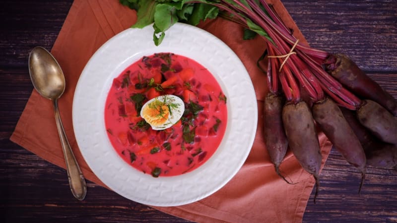 S Klárou v kuchyni: Polská polévka botwinka z mladé červené řepy