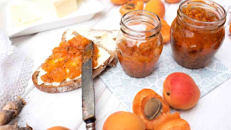 Meruňkovo–makový džem