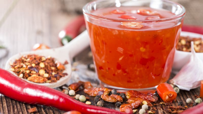 Připravte domácí sweet chilli omáčku v thajském stylu, jde to rychle a jednoduše