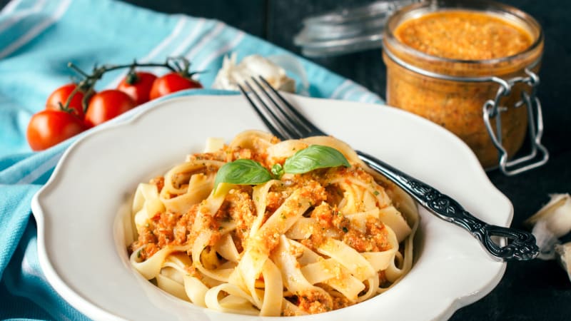 Pesto alla Trapanese – sicilské pesto s mandlemi a rajčaty rozšíří váš repertoár rychlých večeří