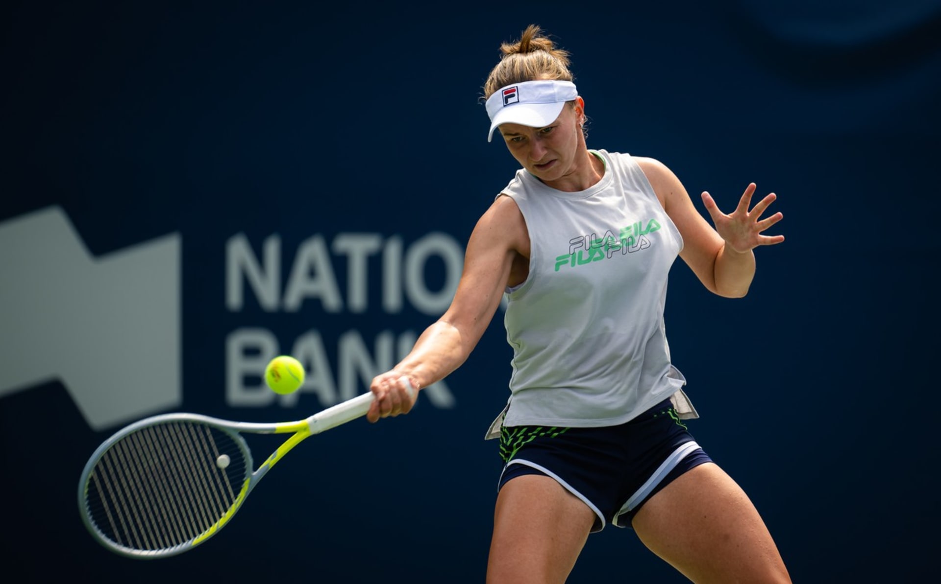 Barbora Krejčíková během tréninku na tenisovém turnaji v kanadském Torontu