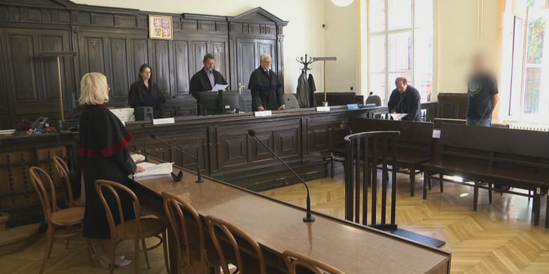 Muž z Hodonínska si za znásilnění vlastní dcery vyslechl rozsudek na pět let vězení.