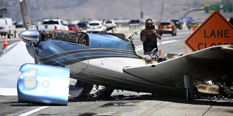 Pilot Andrew Cho přistál s letadlem na kalifornské dálnici. 