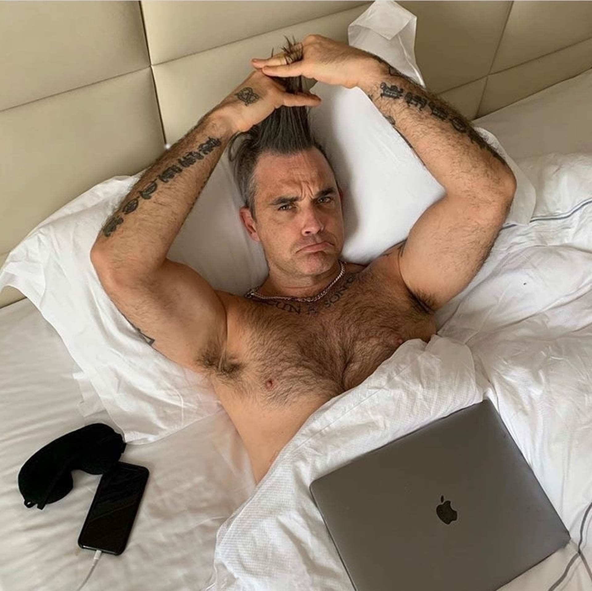 Vždy pozitivní a usměvavý, to je Robbie Williams