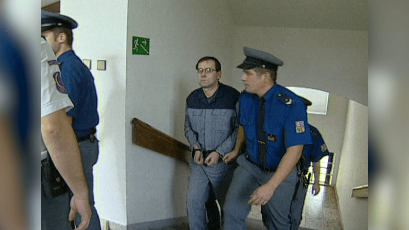 Winkelbauer si měl za dvě vraždy odsedět celkem 23 let za mřížemi.