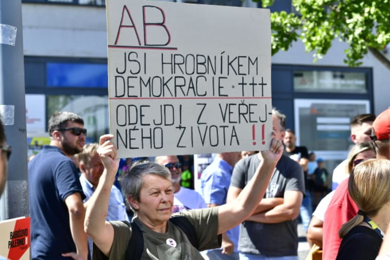 Emoce na mítinku Andreje Babiše v Ústí nad Labem