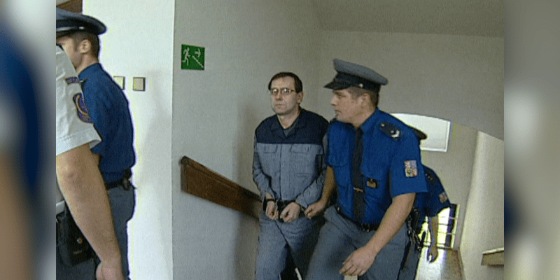 Winkelbauer si měl za dvě vraždy odsedět celkem 23 let za mřížemi.