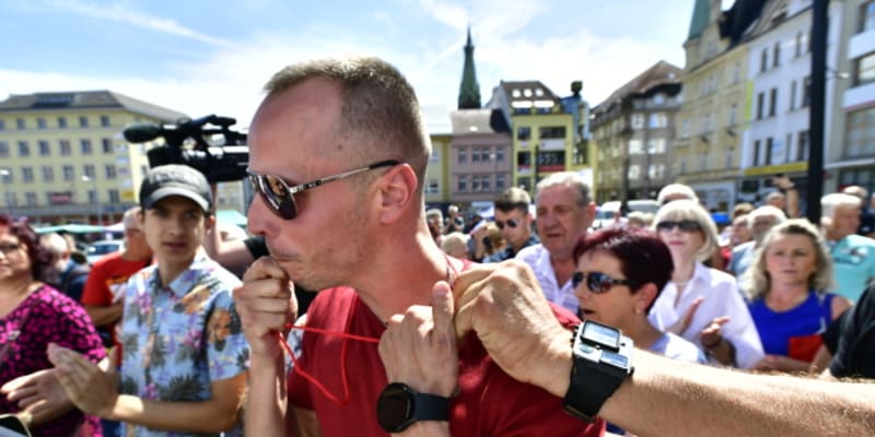 Emoce na mítinku Andreje Babiše v Ústí nad Labem