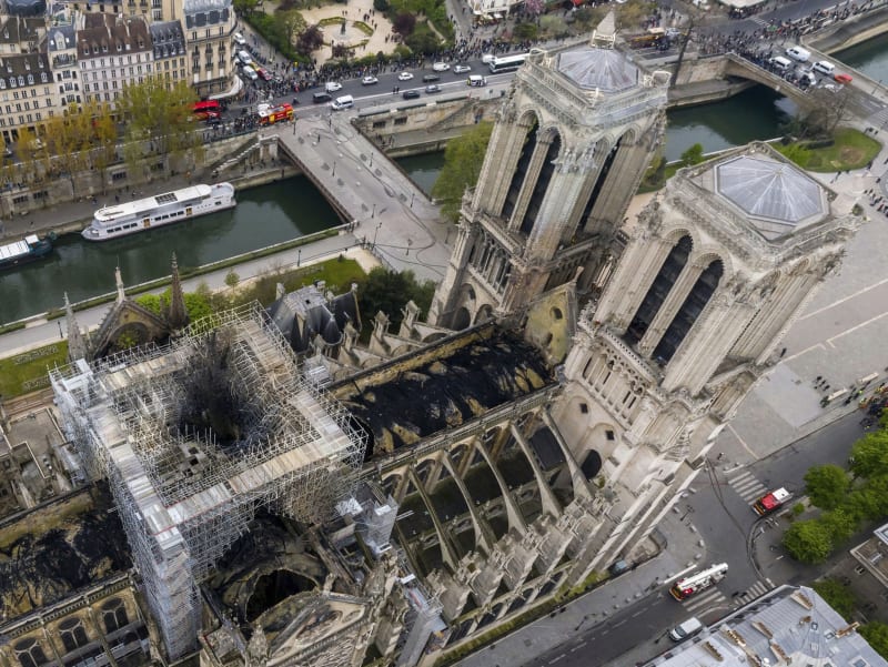 Paseka napáchaná požárem Notre-Dame