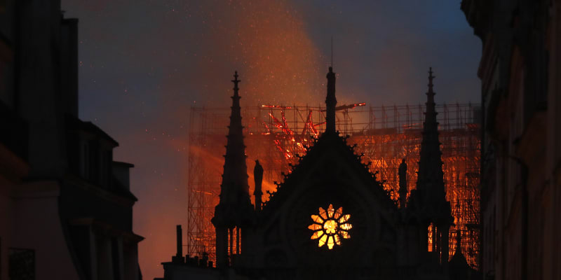 Ohnivá zkáza Notre-Dame