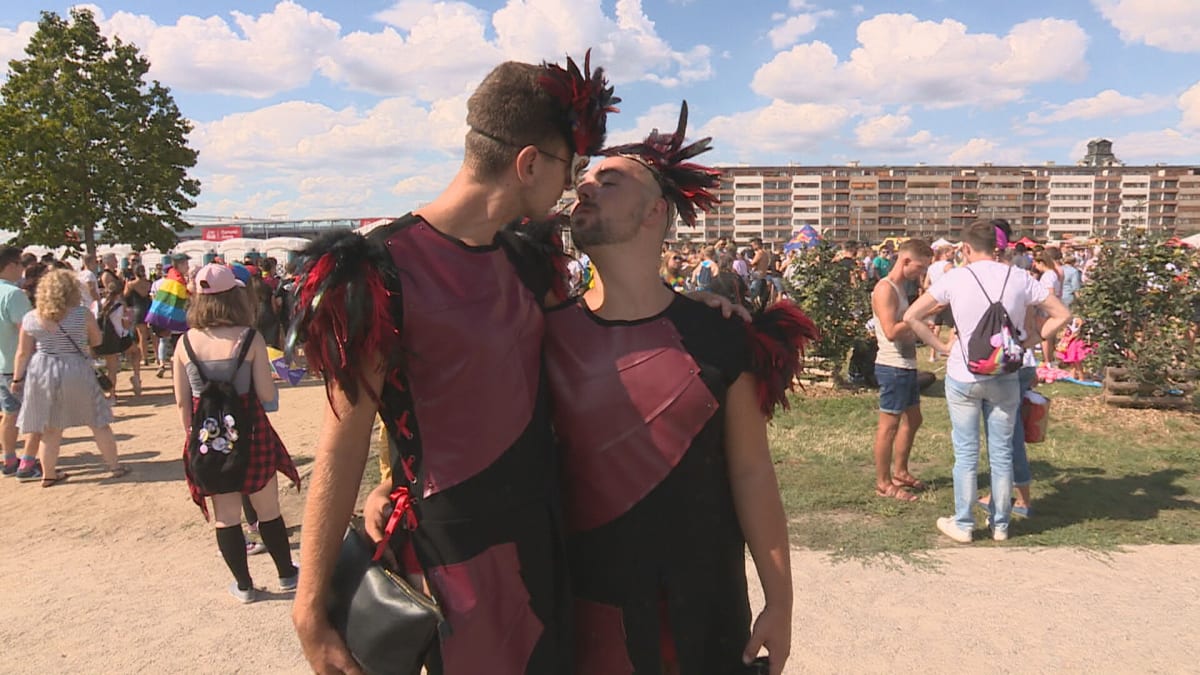 V Praze začal průvod festivalu Prague Pride