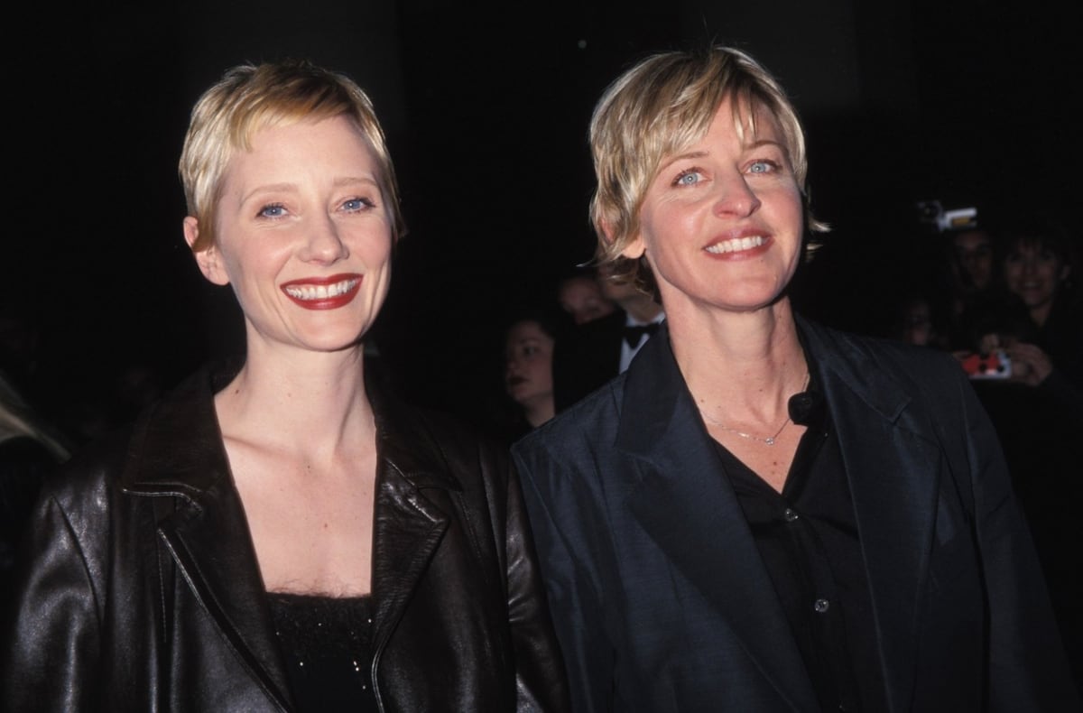 V letech 1997 až 2000 žila Anne Hecheová se svojí hereckou kolegyní a moderátorkou Ellen DeGeneresovou, později se provdala a pak i rozvedla.