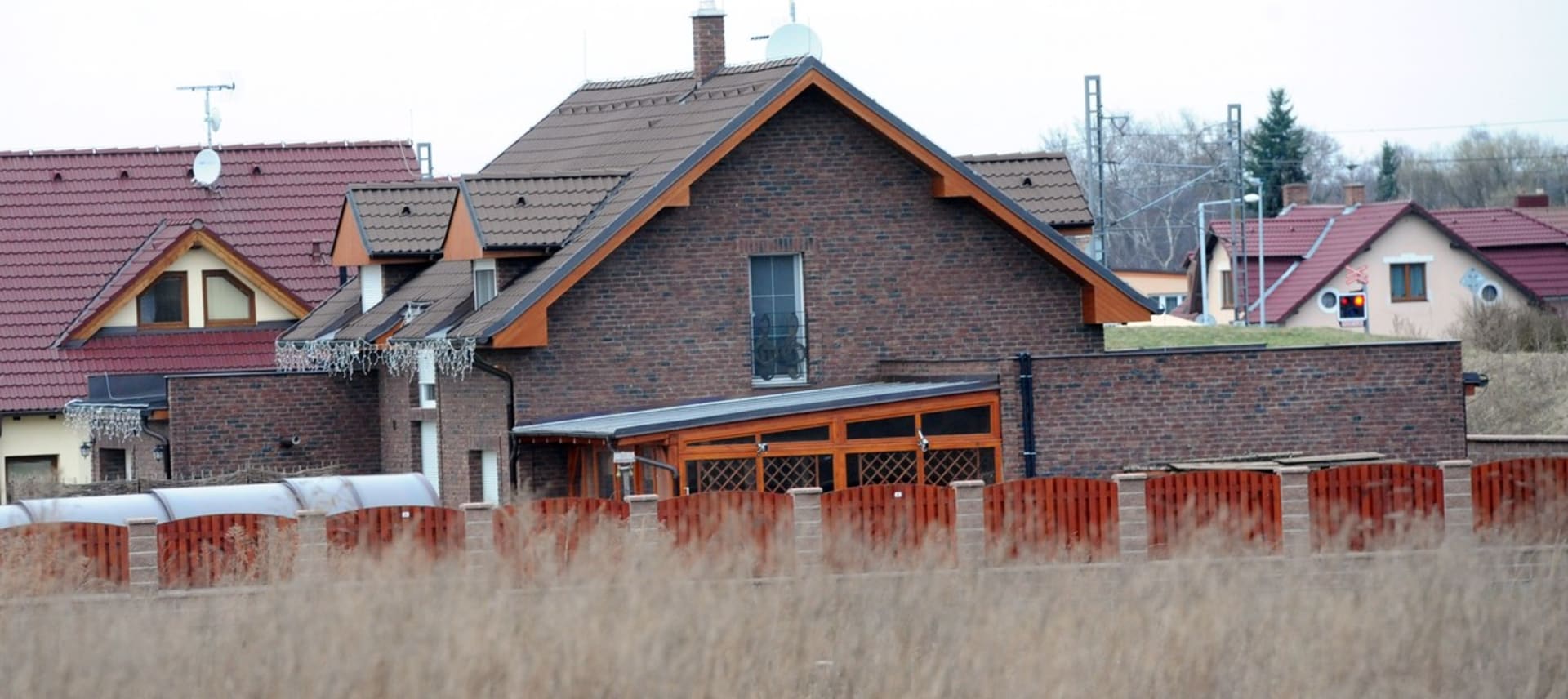 Dům momentálně stojí méně než 25 milionů korun. 