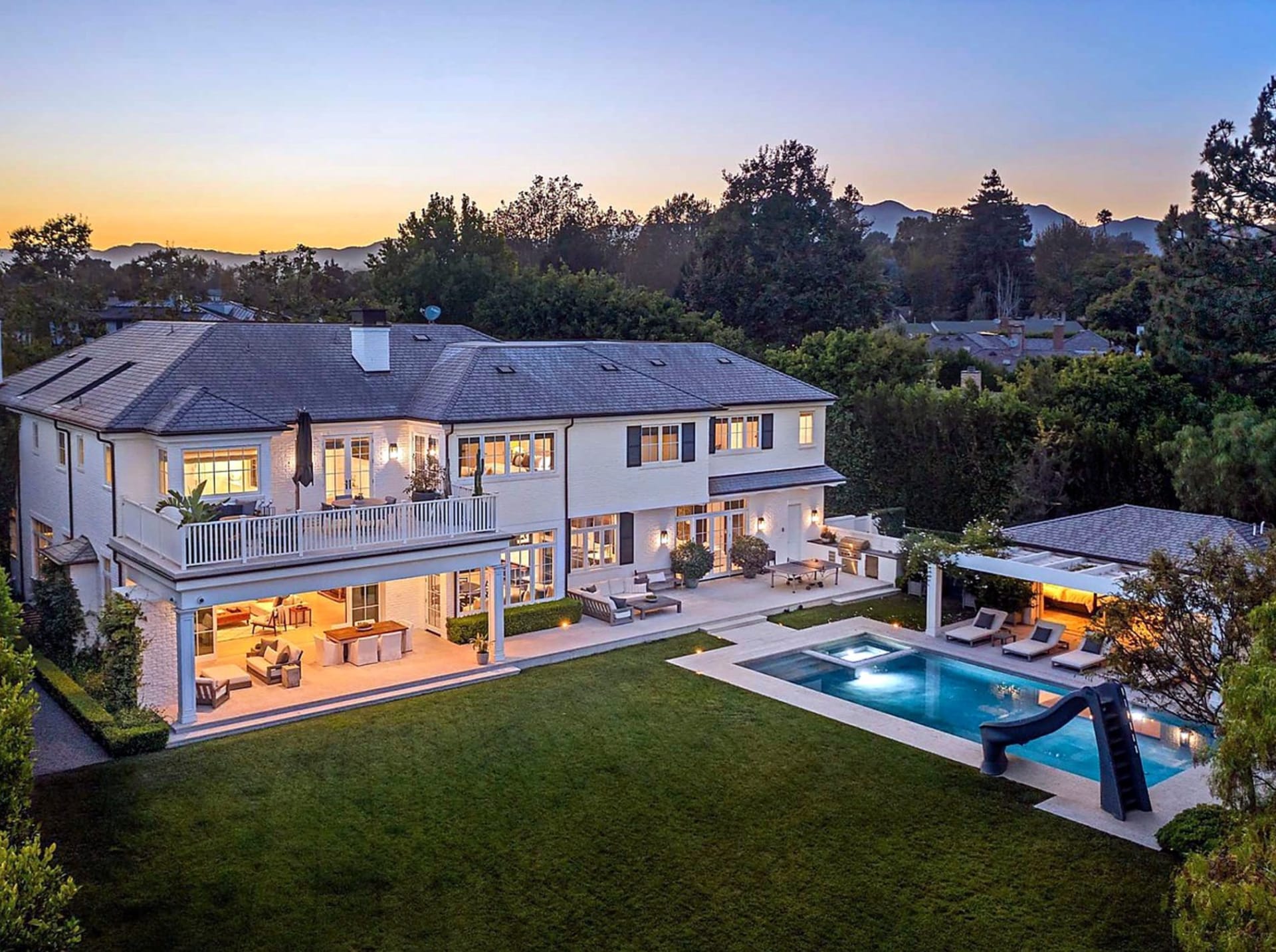 Herec Ben Affleck prodává své sídlo v Pacific Palisades v Los Angeles za 30 milionů dolarů.