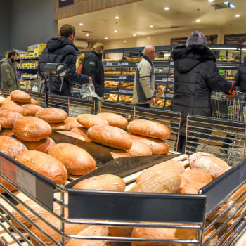 Chléb konzumní kmínový zdražil od ledna do srpna z 30,34 Kč na 35,92 Kč za kilogram.